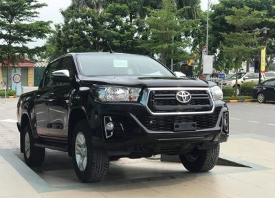 Toyota Fortuner có phiên bản mới, Hilux giảm giá 33 triệu đồng